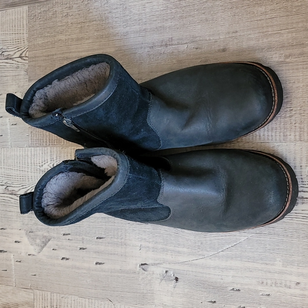 Waterproof black Ugg boots. Men's size 10.